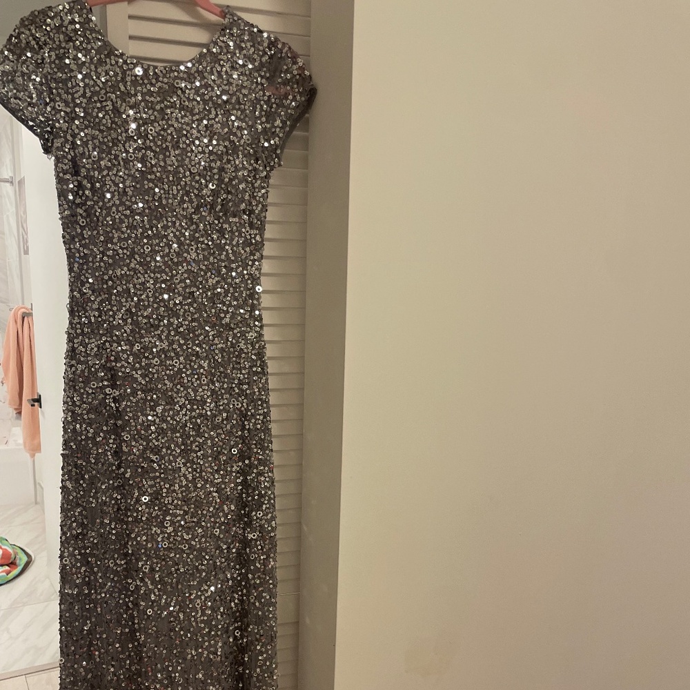 Adrianna Papell Scoop back Sequence gown - Picture 3 of 5